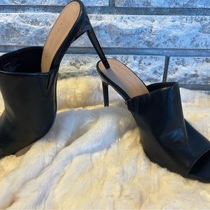 EUC BCB Generation black size 7 leather heels approx 4 in heel